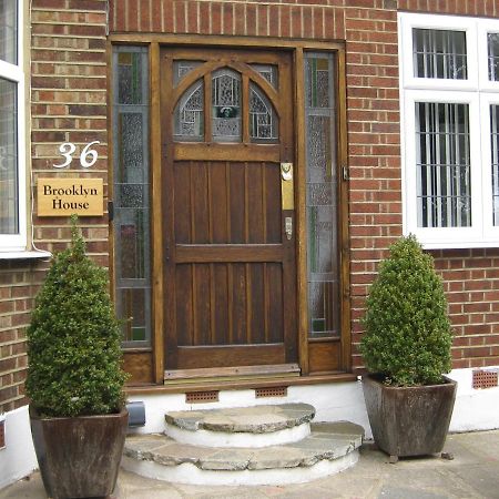 Brooklyn House Hotel Barnet Exterior photo